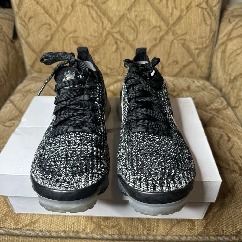 Nike Air‎ VaporMax Flyknit 3 Oreo Womens Size 7 Black Running Shoes Sneakers